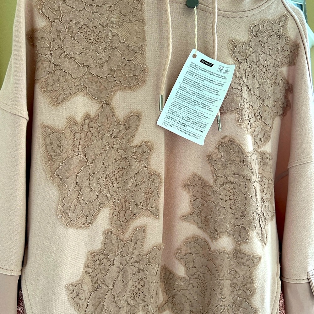 Brand new, detailed, beautiful hoodie, free size